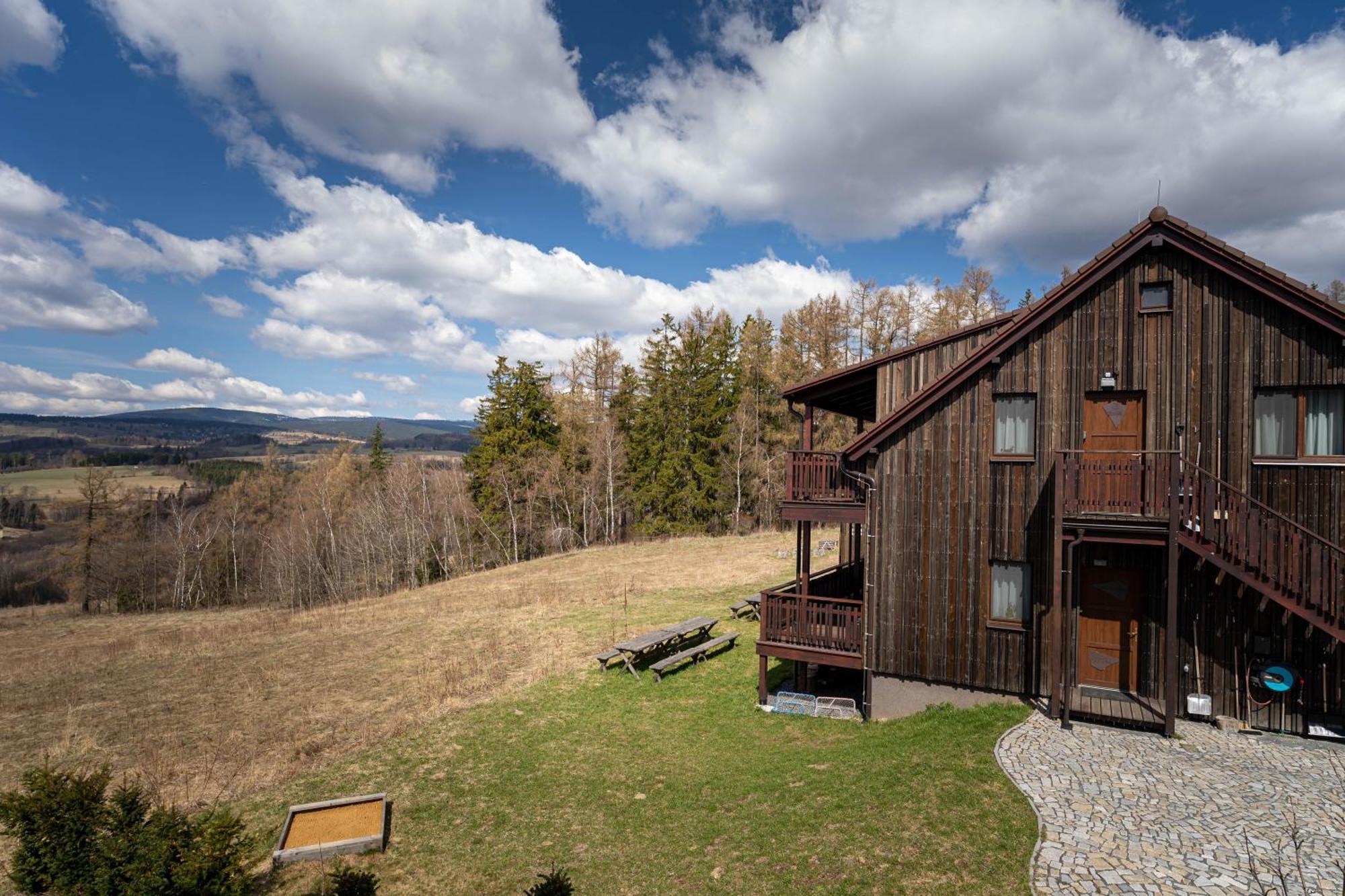 Apartmany Modrinova Archa S Privatni Saunou Vaclavov u Bruntalu Exteriör bild